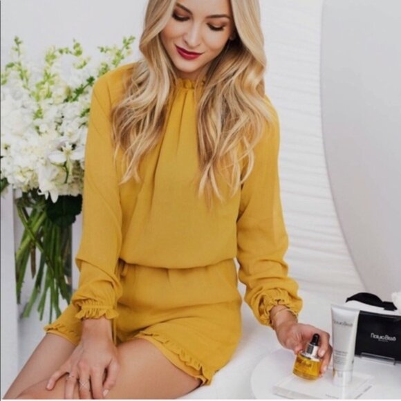 WAYF Long Sleeve Mustard Romper ruffle hem open back‎ size XS - Picture 1 of 11